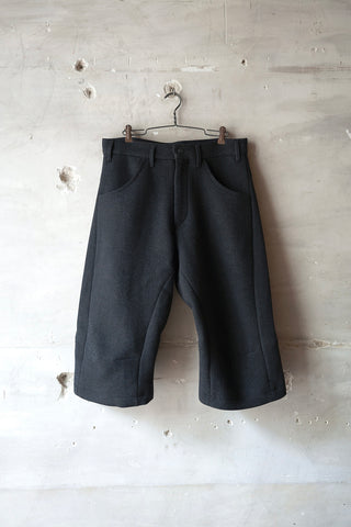 KNEE DARTED FLARE SHORTS