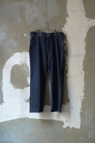 DENIM WITH POCKETS ON THE INSIDE